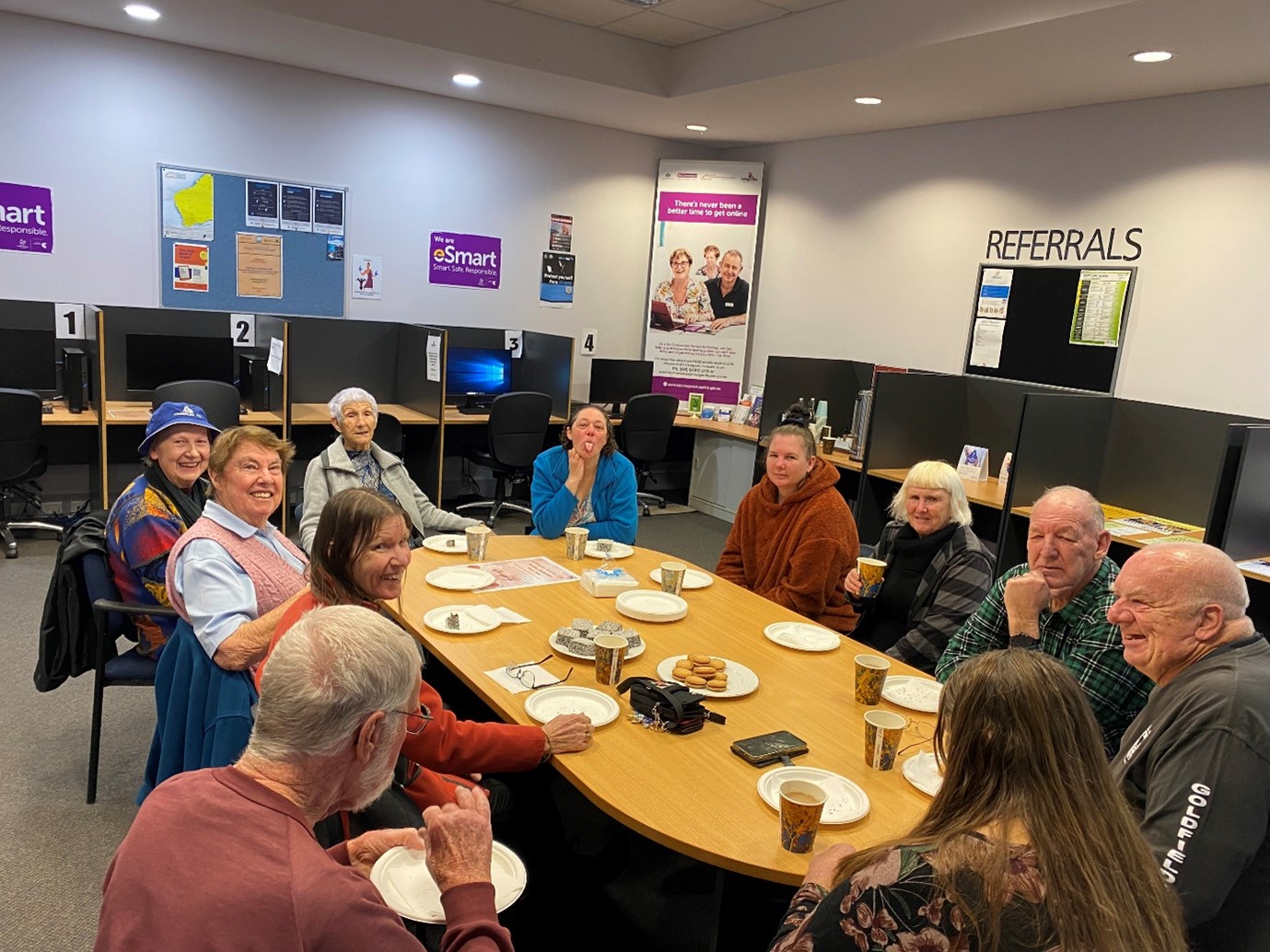 Morning tea, good company and lamingtons