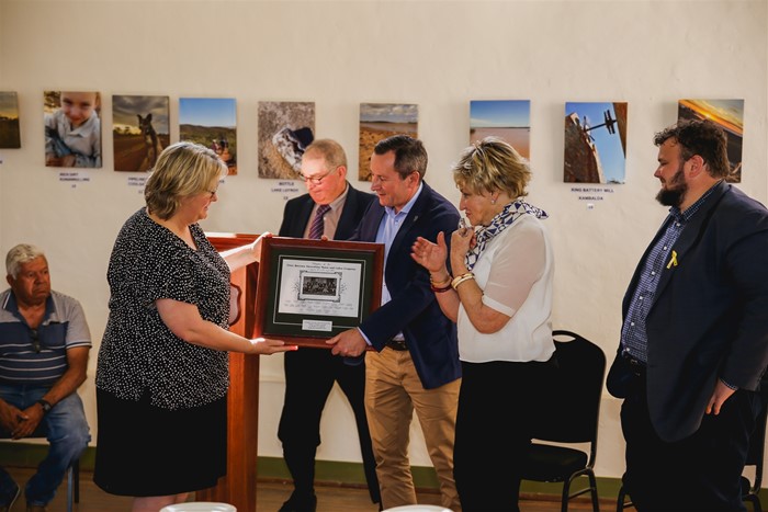 Image Gallery - Premier visits Coolgardie